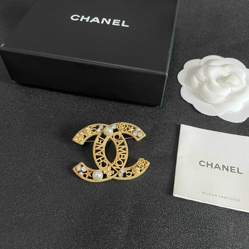 Chanel Brooch 04yxs03